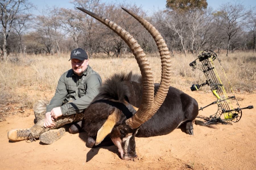 Erik Coolidge's bowhunt with Danie Geel
