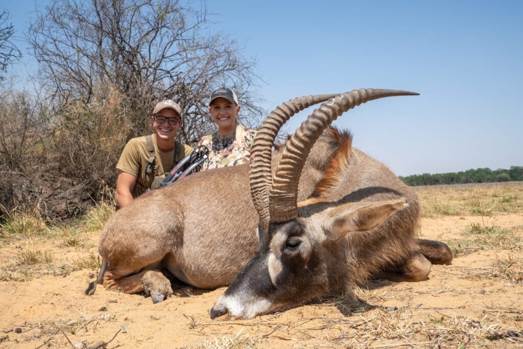 Paige Pearce's bowhunt with Danie Geel